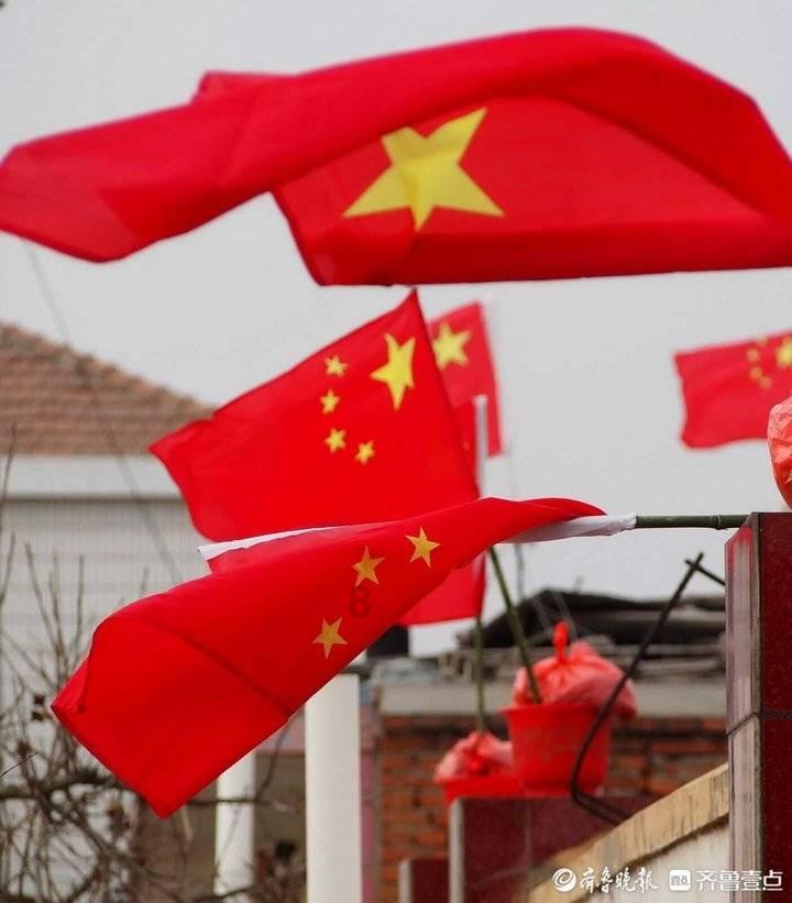 我拿着100分的试卷什么的走向妈妈？游戏画面